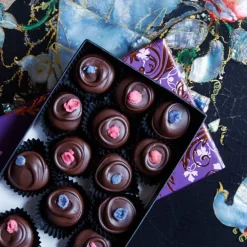 Royal Collection Shop Buckingham Palace English Rose And Violet Creams* Confectionery & Chocolates